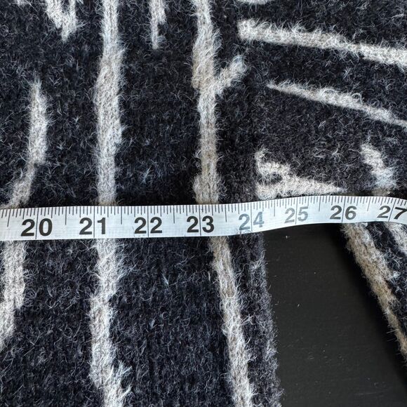 Men’s L Fuzzy Knit Cardigan Black White Abstract Pattern Button Front Grandpa - Picture 8 of 8